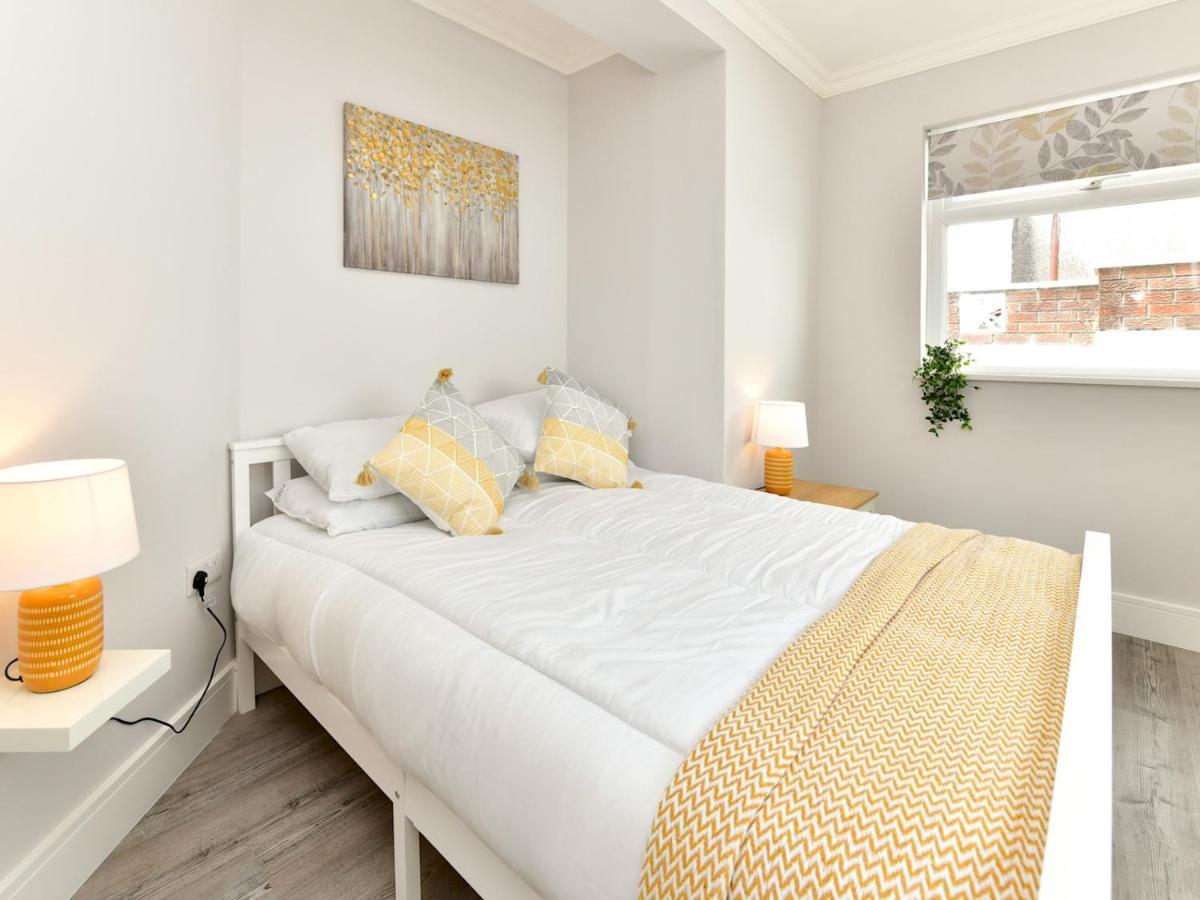 Pass The Keys Newly Refurbished Modern Bungalow - Pets Welcome Swansea Exterior foto